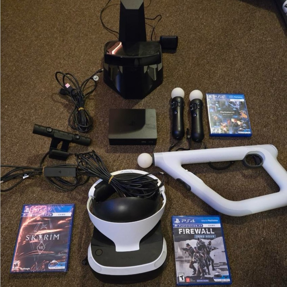 PS VR Headset & games - Picture 2 of 6